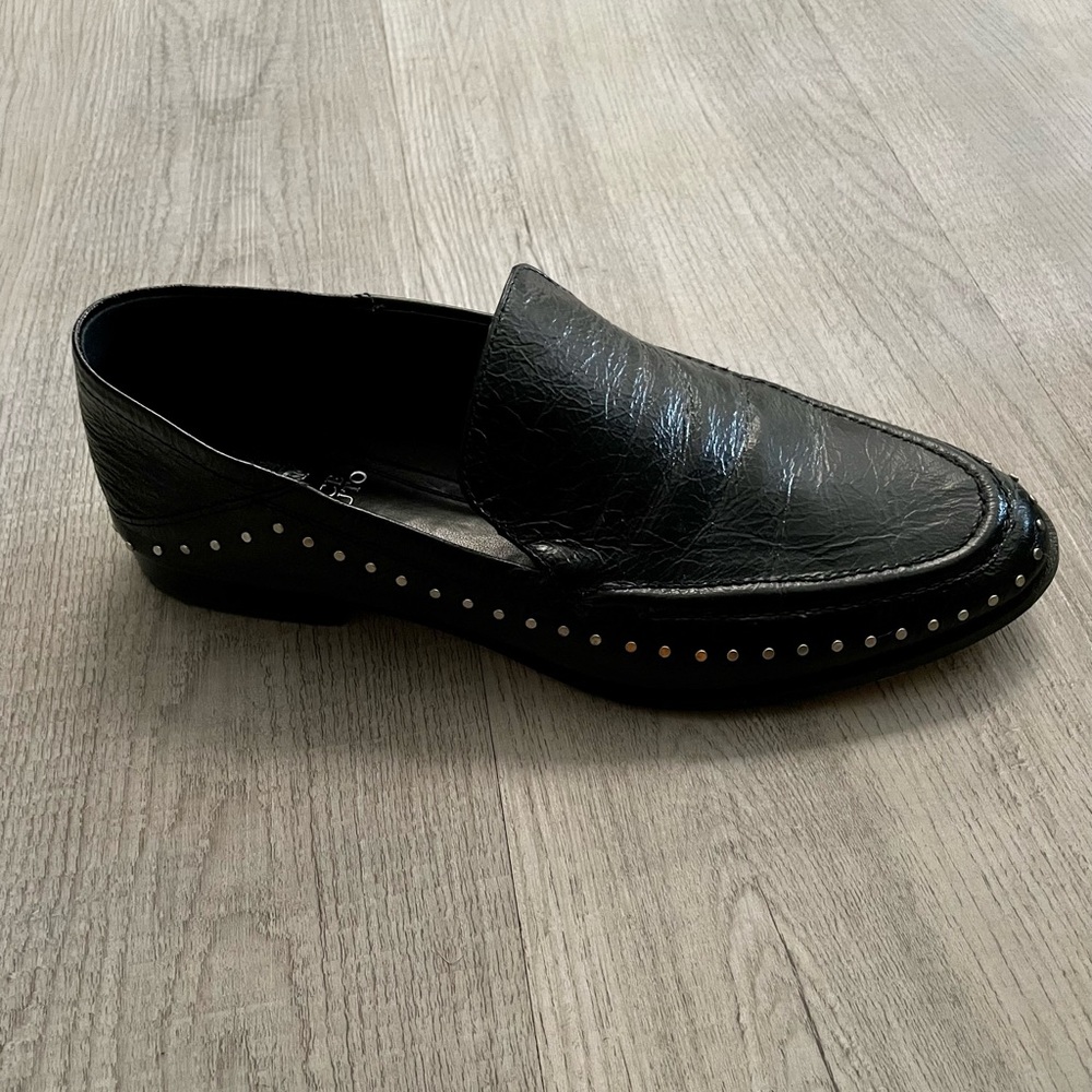 Vince Camuto studded loafers in Black size 7.5